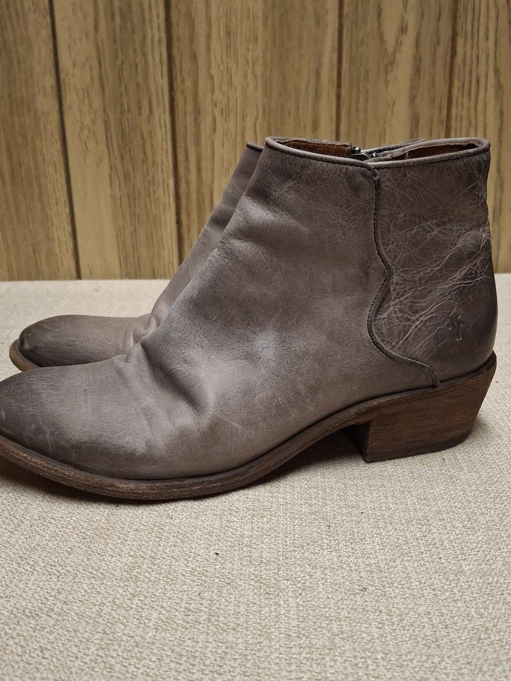 Frye Carson Piping Leather Bootie Size 7.5 B Graphite Grey Side Zipper